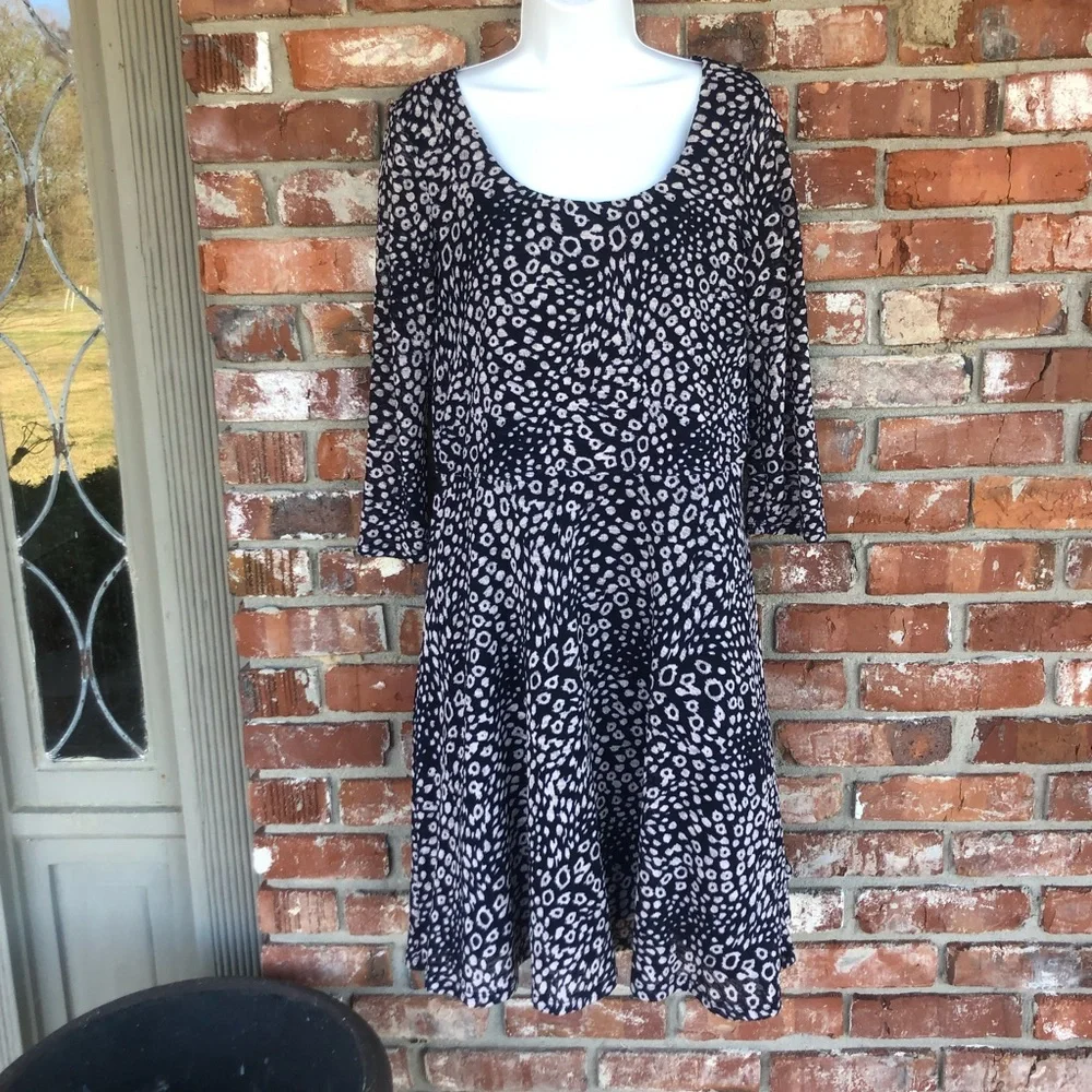 Luxology blue and cream 3/4 length sleeve midi dress size medium - Picture 3 of 6